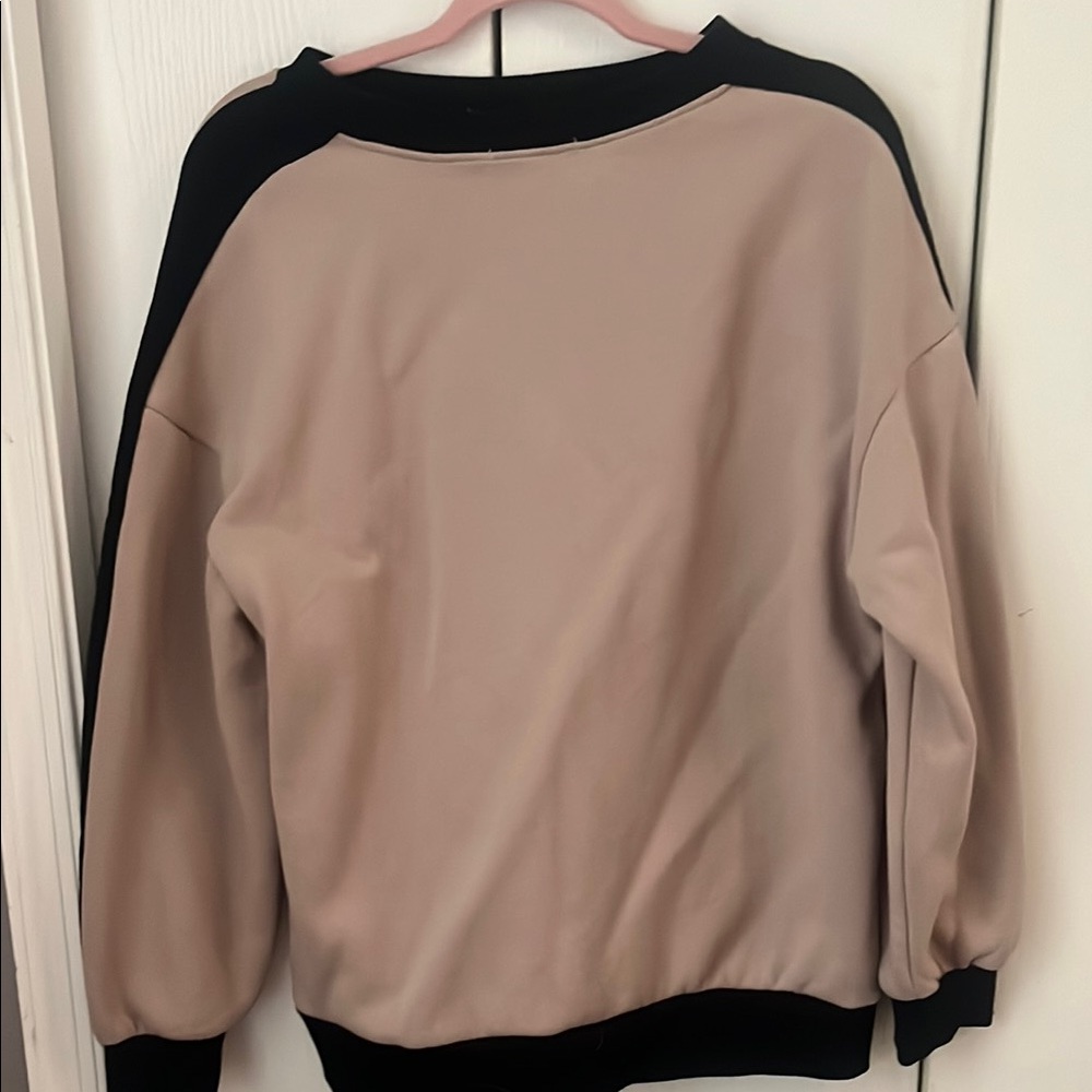 Women's Black and Cream Sweater